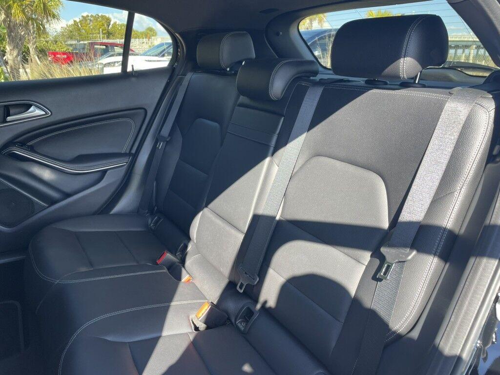 Mercedes-Benz GLA - Thumbnail 11