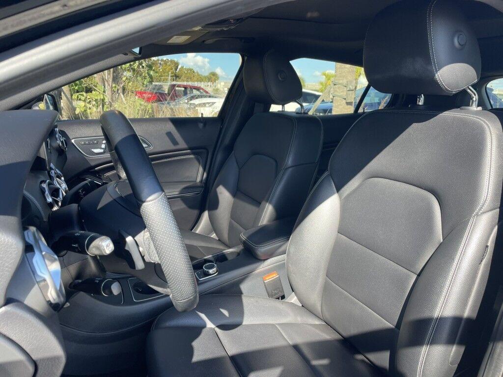 Mercedes-Benz GLA - Thumbnail 2