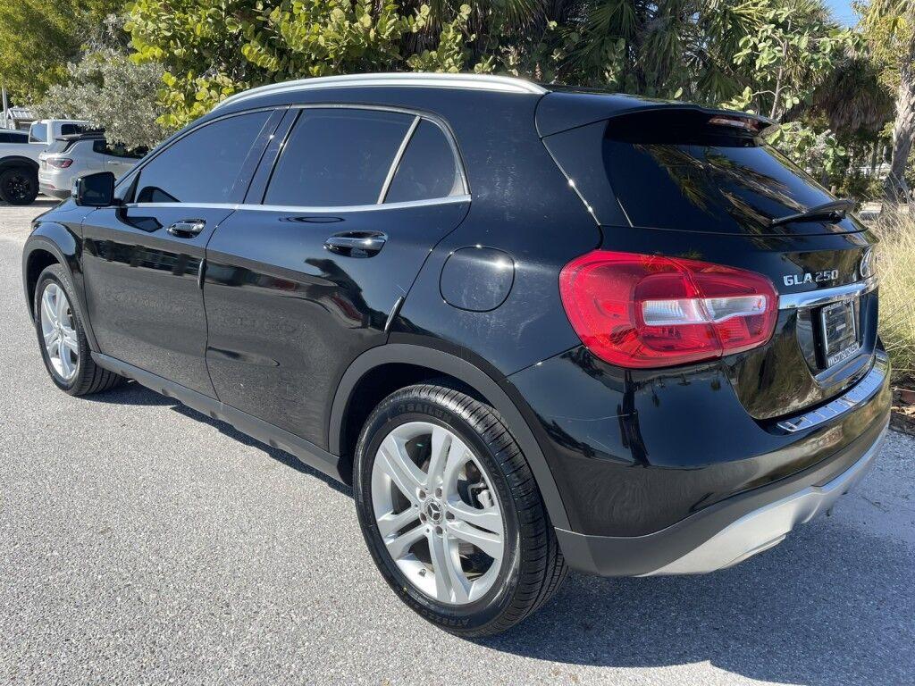 Mercedes-Benz GLA - Thumbnail 5