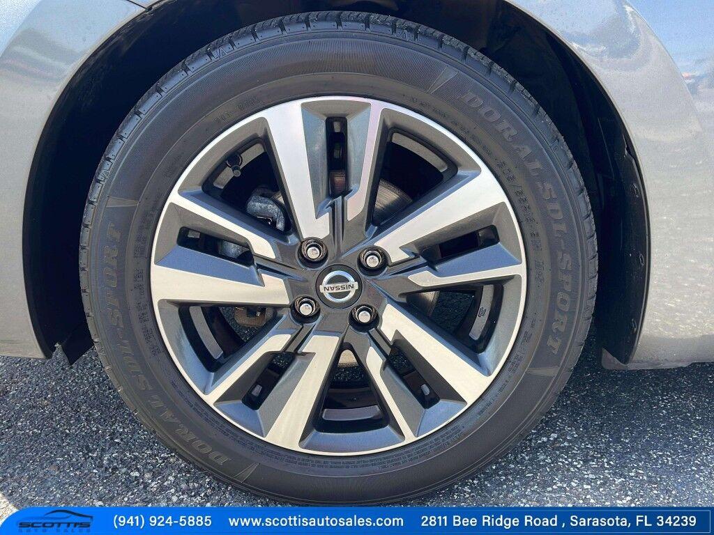 Nissan Versa - Thumbnail 11