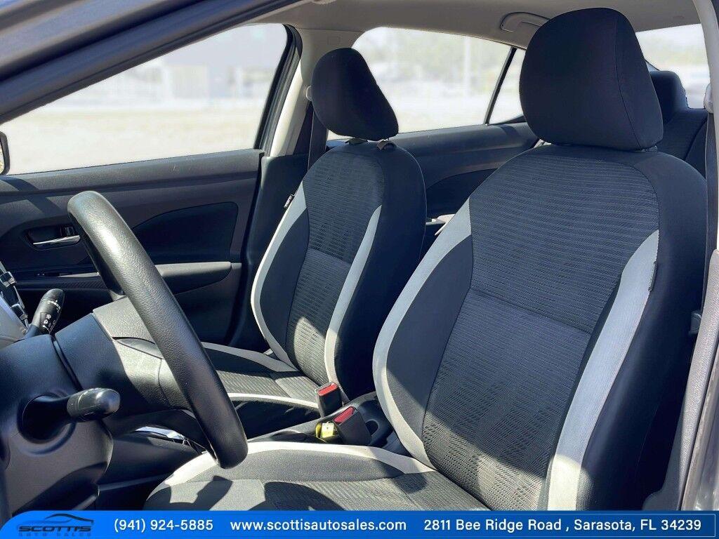 Nissan Versa - Thumbnail 2