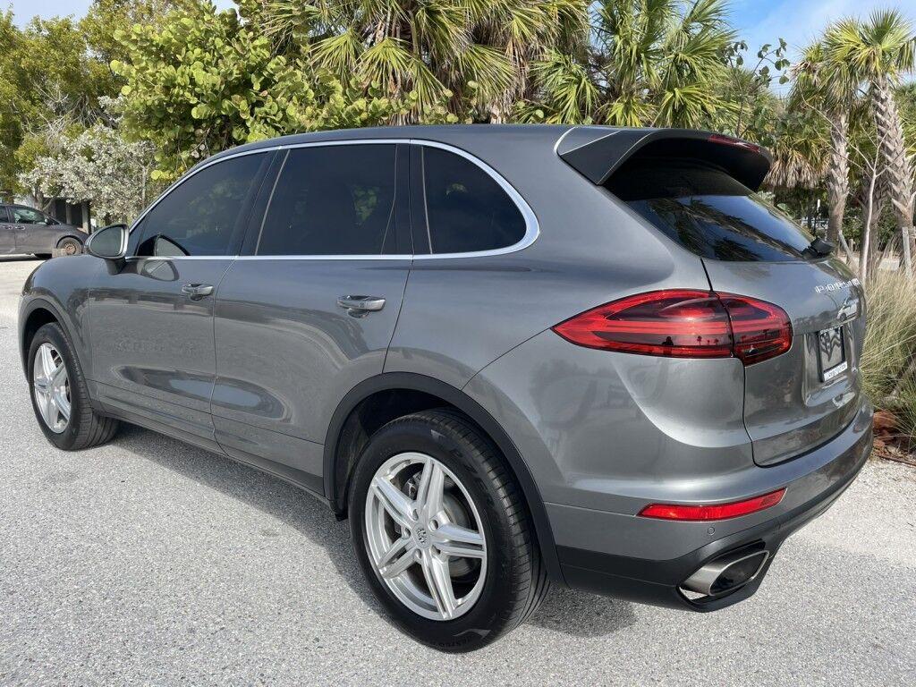 Porsche Cayenne - Thumbnail 5