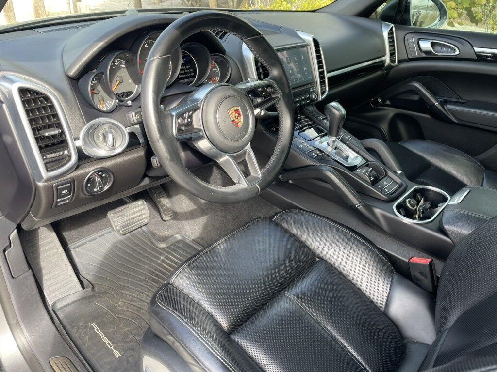 Porsche Cayenne - Thumbnail 10