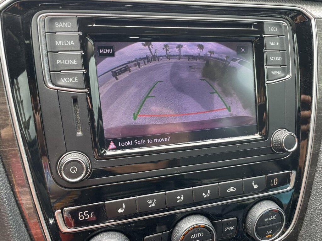 Volkswagen Passat - Thumbnail 20