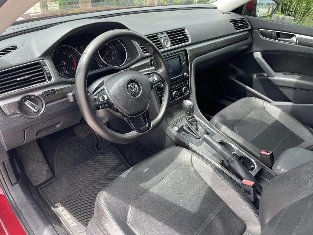 Volkswagen Passat - Thumbnail 8
