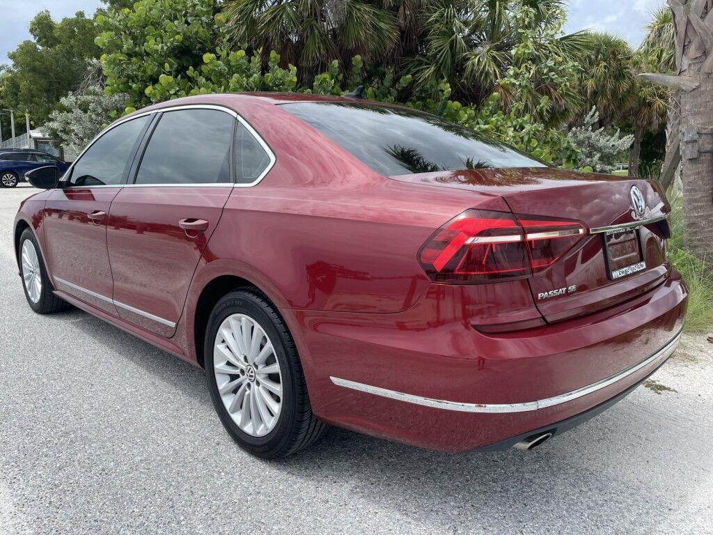 Volkswagen Passat - Thumbnail 5