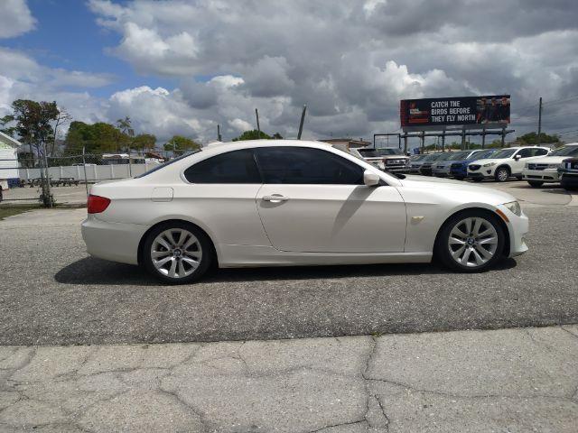 BMW 3-Series - Thumbnail 6