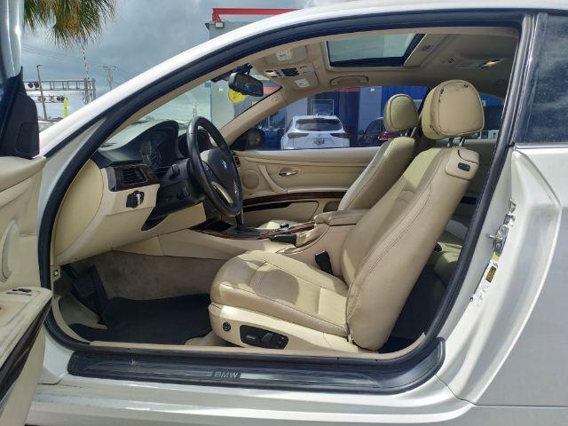 BMW 3-Series - Thumbnail 8