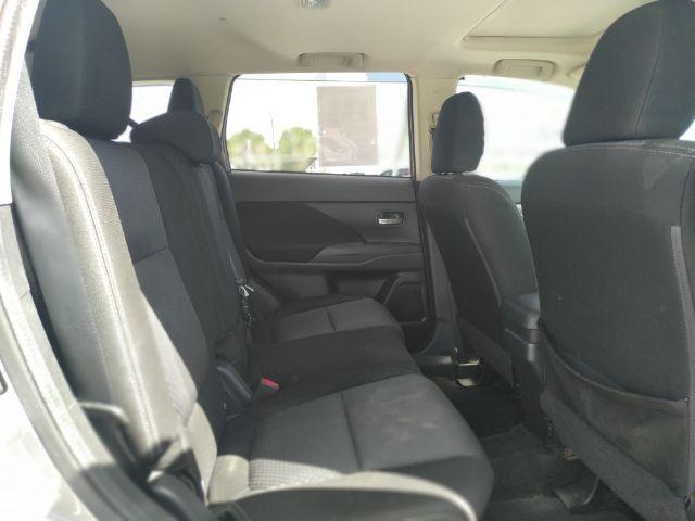 Mitsubishi Outlander - Thumbnail 11