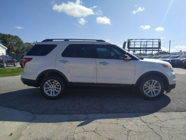 Ford Explorer - Thumbnail 6