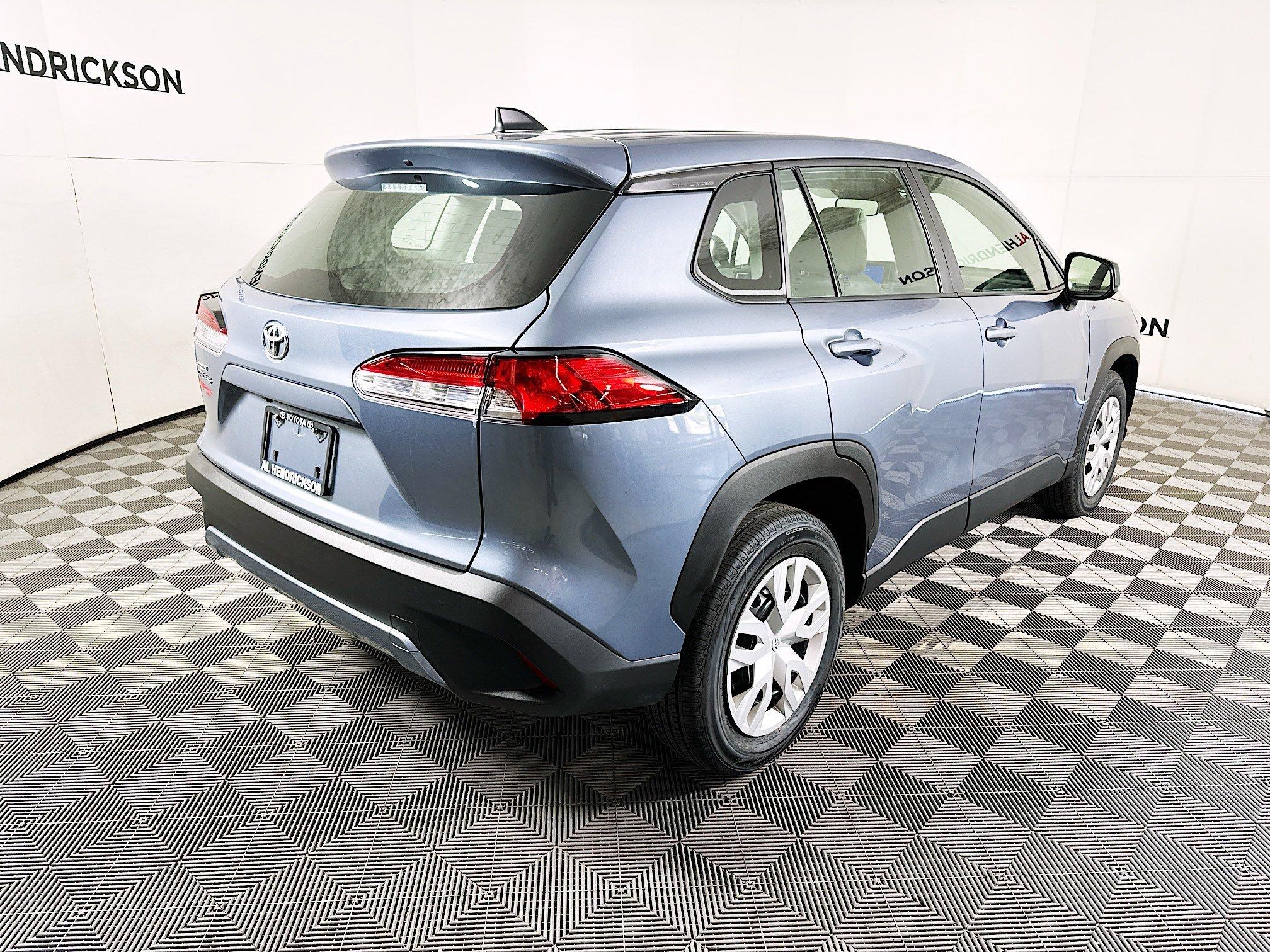 Toyota Corolla Cross L Fwd Sport Utility - Thumbnail 4