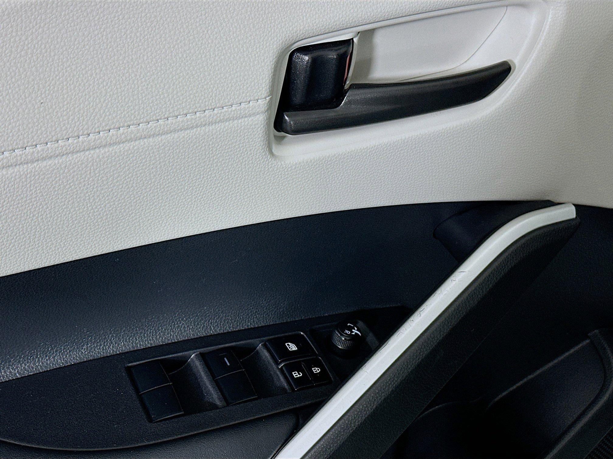 Toyota Corolla Cross L Fwd Sport Utility - Thumbnail 15