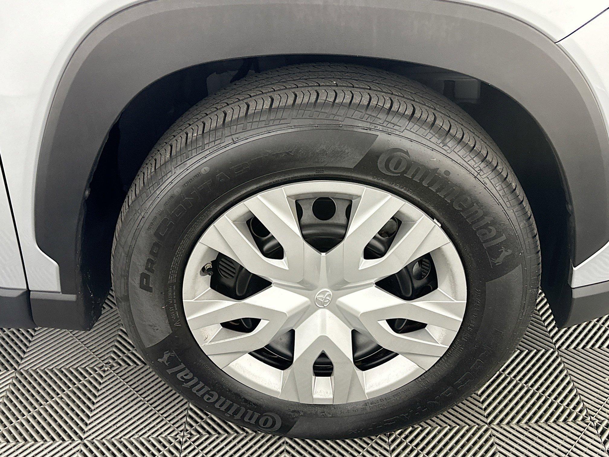 Toyota Corolla Cross L Fwd Sport Utility - Thumbnail 12