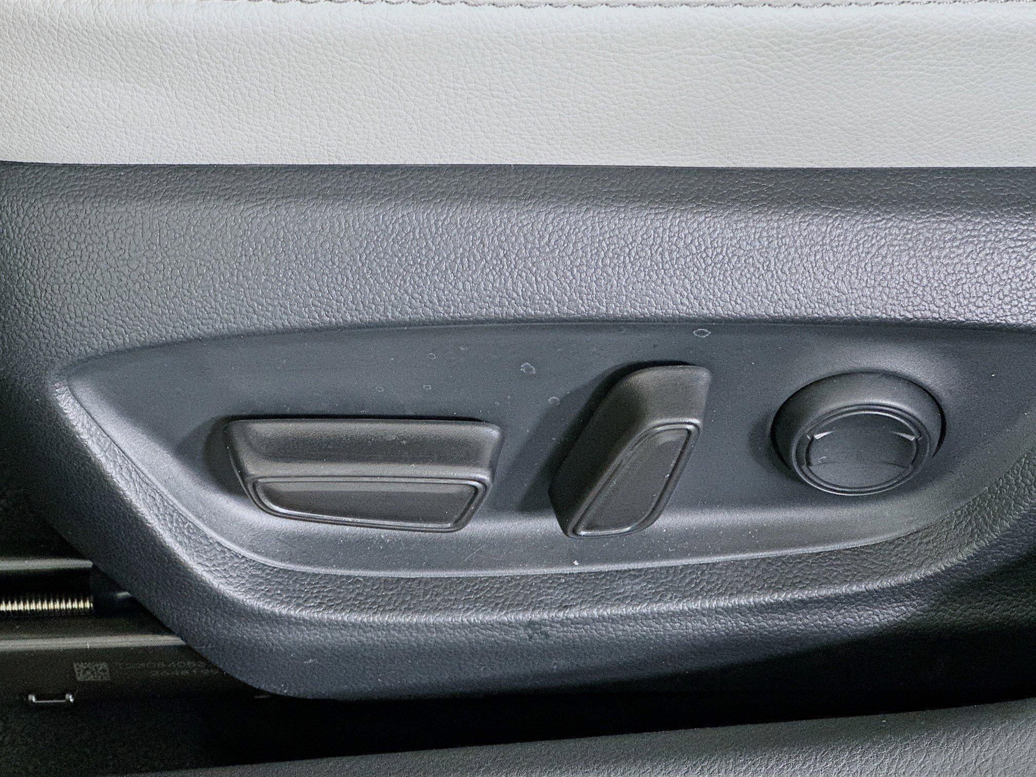 Toyota Camry Xle Fwd 4Dr Car - Thumbnail 14