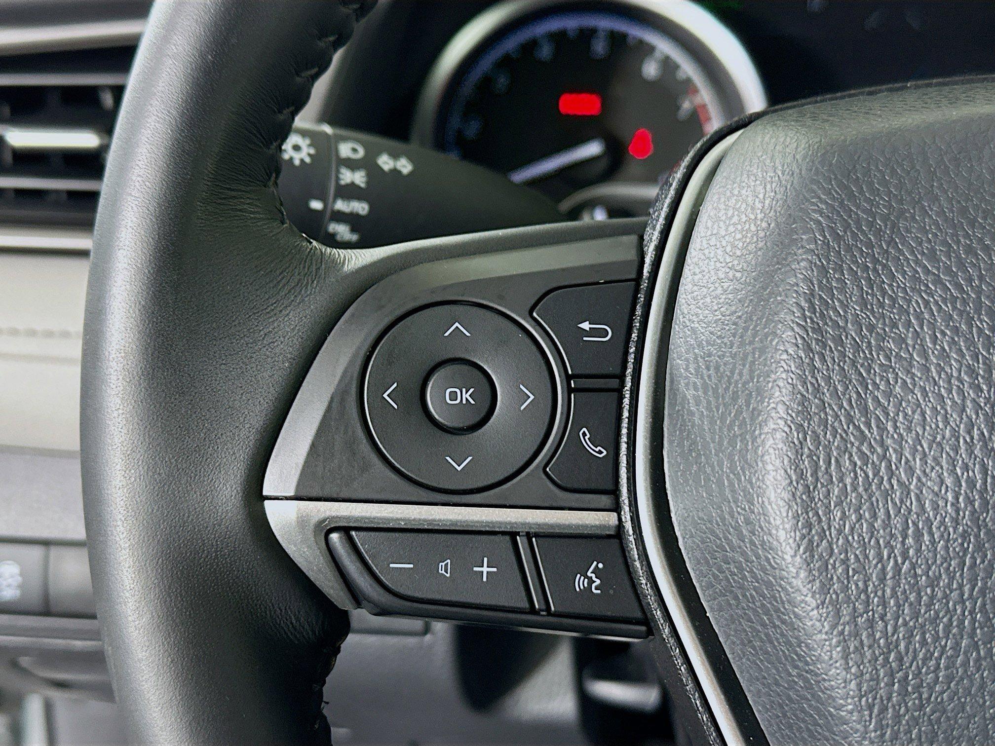 Toyota Camry Xle Fwd 4Dr Car - Thumbnail 17