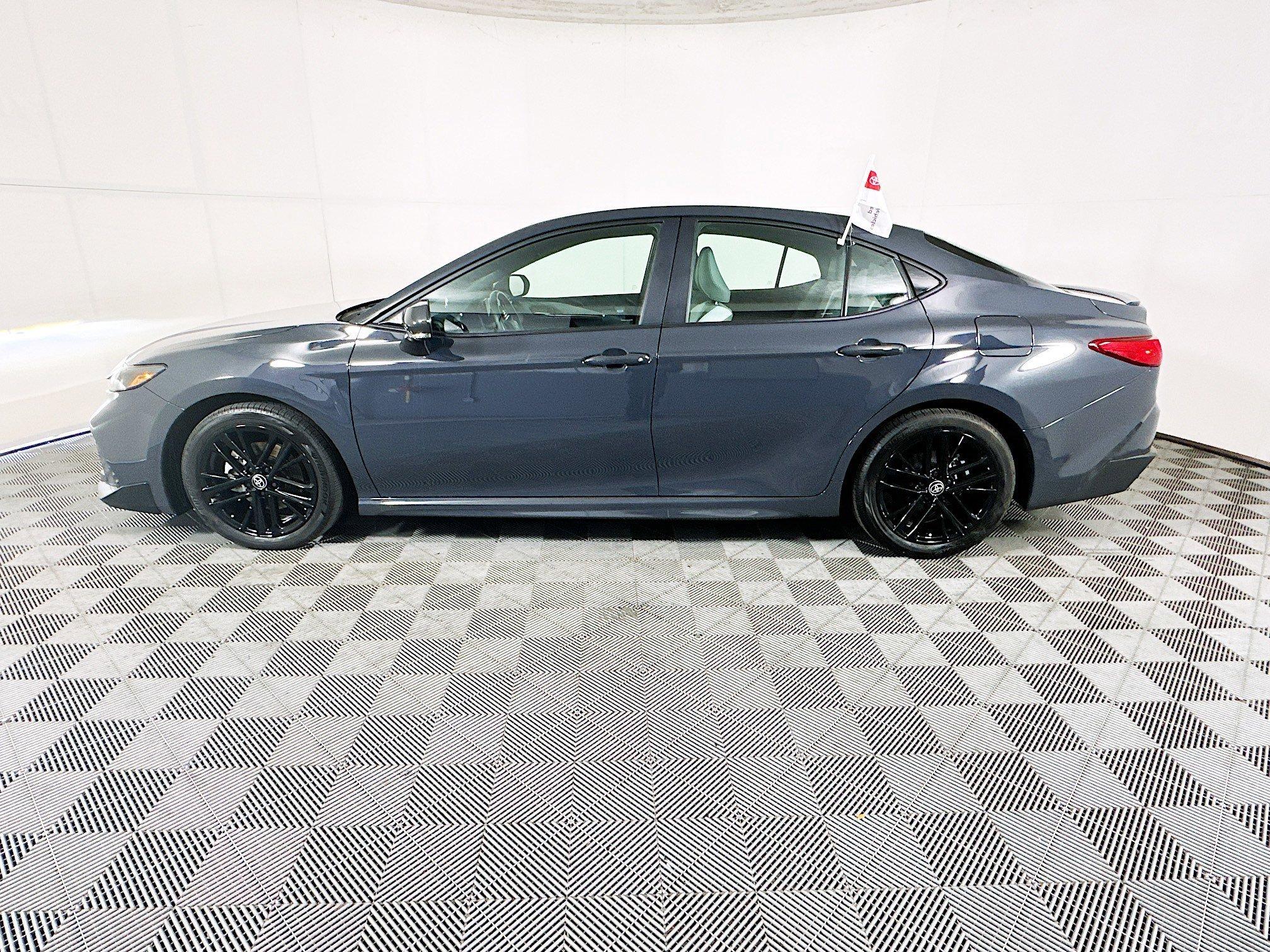 Toyota Camry Se Fwd 4Dr Car - Thumbnail 7