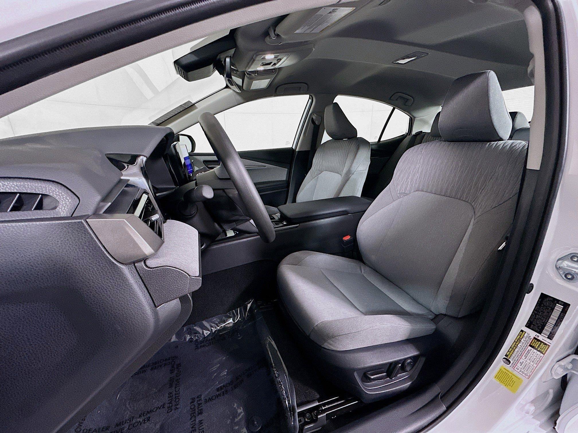 Toyota Camry Le Fwd 4Dr Car - Thumbnail 13