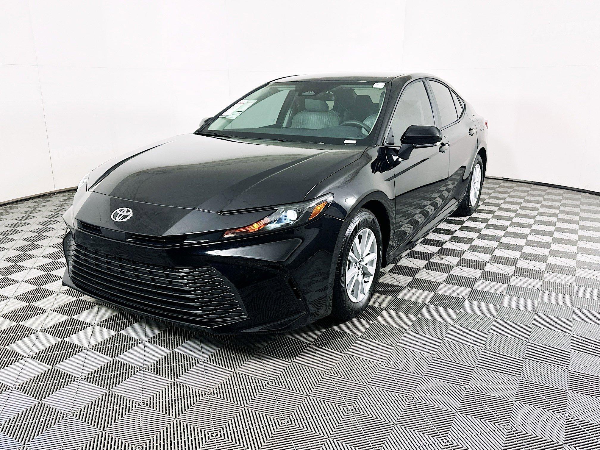 Toyota Camry Le Fwd 4Dr Car - Thumbnail 8