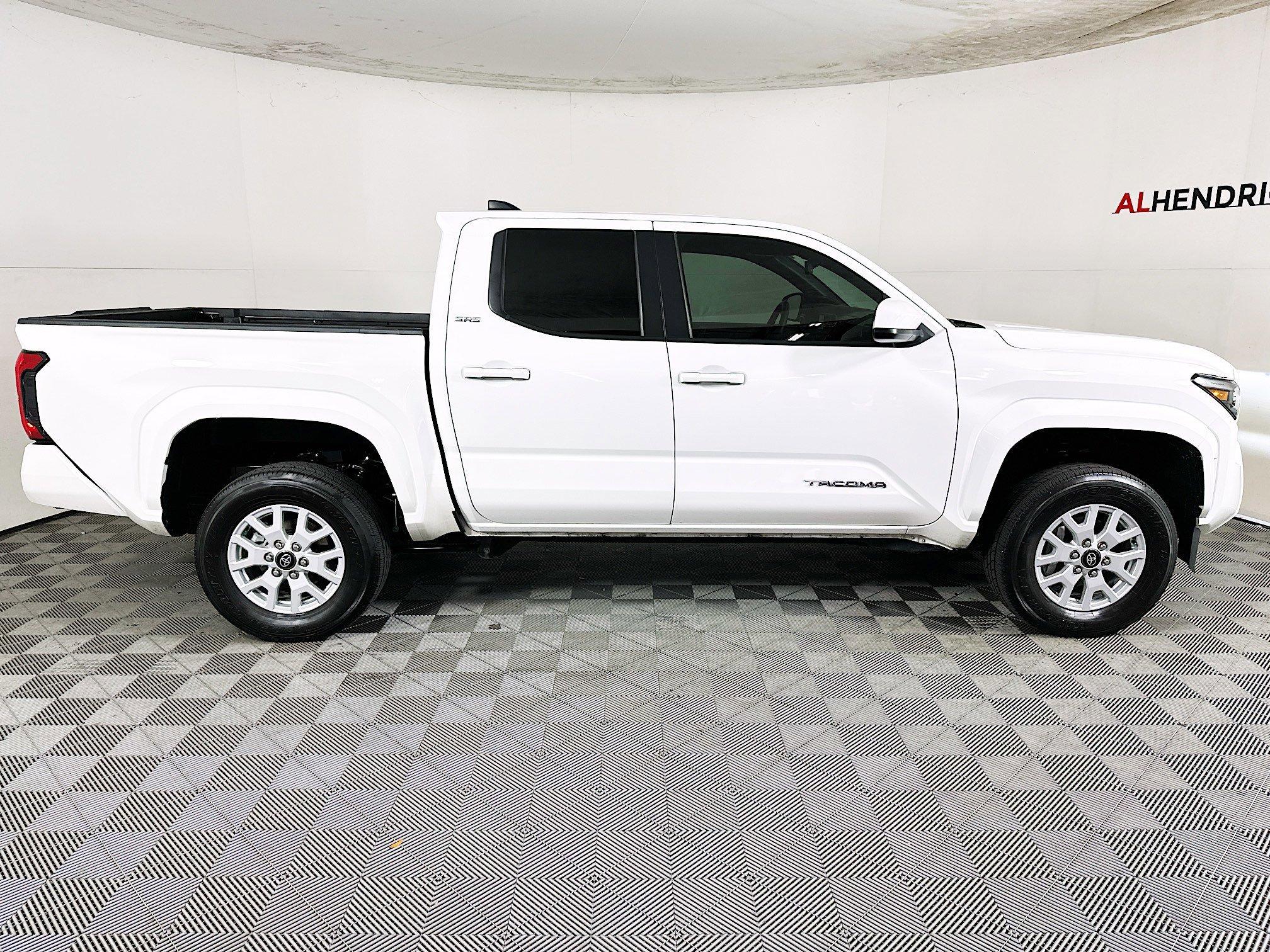 Toyota Tacoma 4Wd Sr5 4Wd Crew Cab Pickup - Thumbnail 3