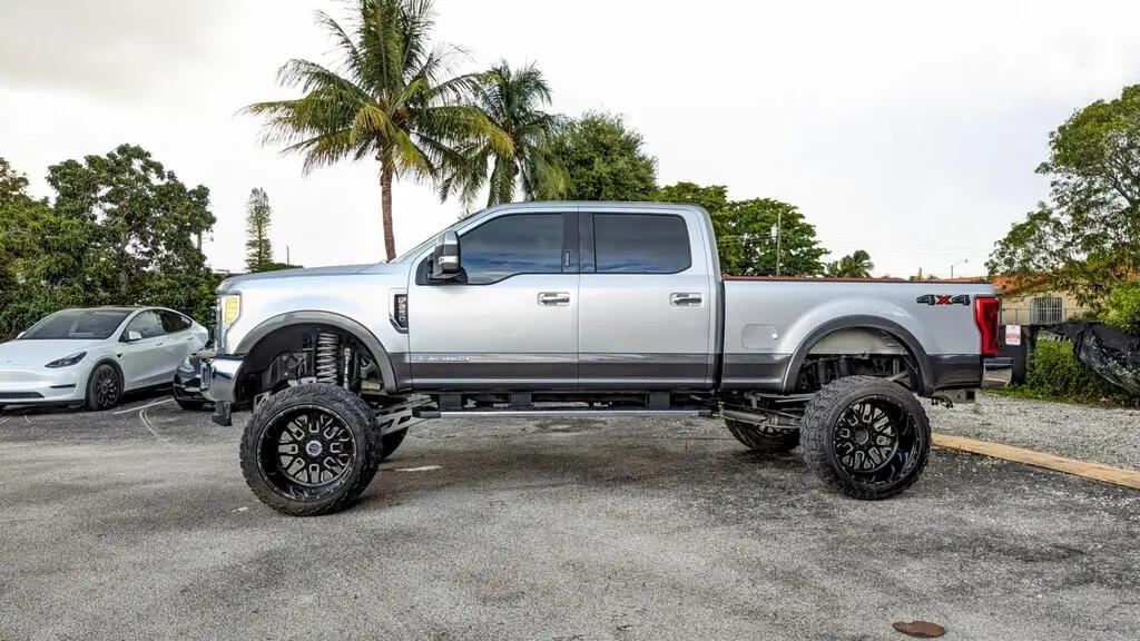 Ford Super Duty F-250 Srw Lariat For Sale In Miami - Thumbnail 2