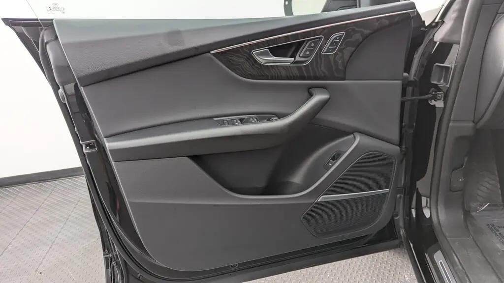 Audi Q8 Premium Plus For Sale In Miami - Thumbnail 12