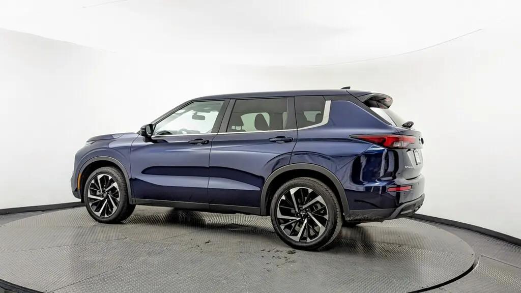 Mitsubishi Outlander Se For Sale In Orlando - Thumbnail 3