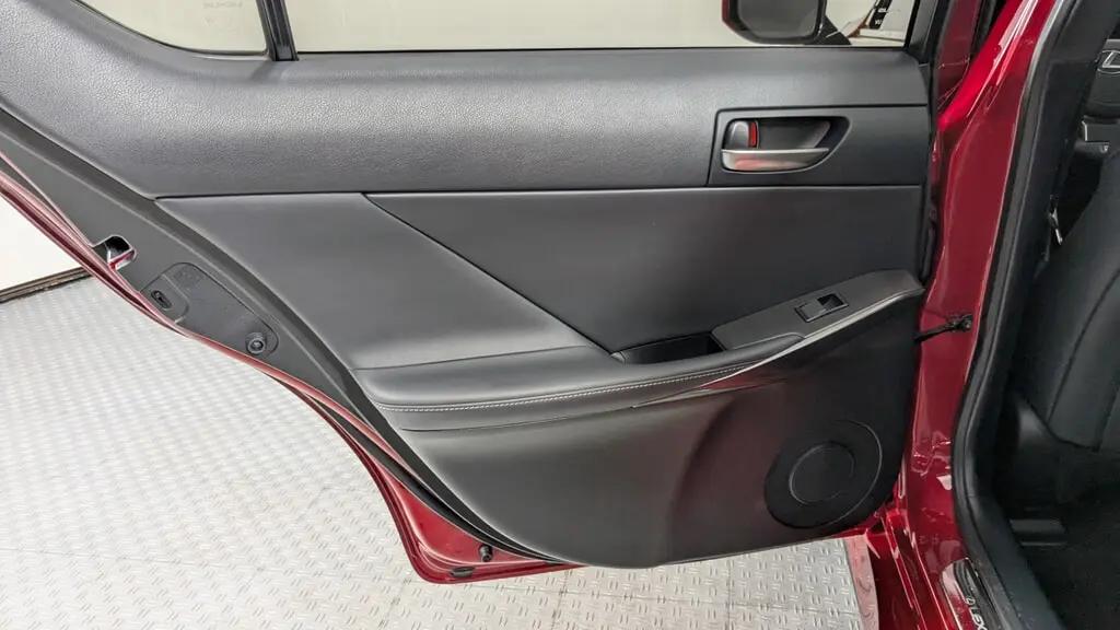 Lexus Is$35,499*Price Excludes Taxes, Tag, Title, Registration Fees, Government Fees, Electronic Filing Fe - Thumbnail 17