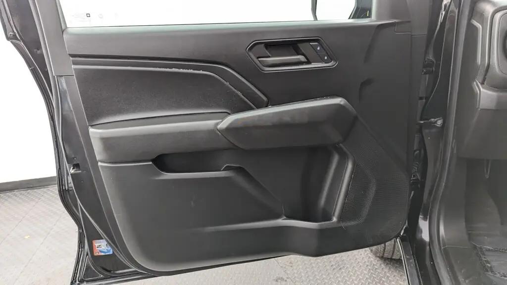 Chevrolet Colorado 2Wd Work Truck For Sale In Miami - Thumbnail 12