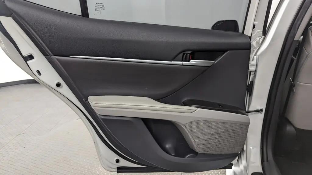 Toyota Camry Xse V6 For Sale In Margate - Thumbnail 15