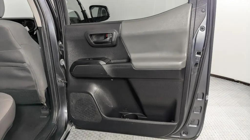 Toyota Tacoma 4Wd Sr For Sale In Orlando - Thumbnail 17