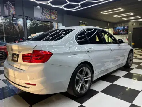 BMW 3 Series 330I Sedan 4D - Thumbnail 4