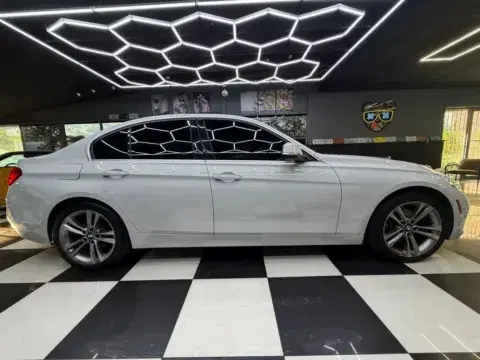 BMW 3 Series 330I Sedan 4D - Thumbnail 3