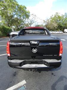 Cadillac Escalade Ext - Thumbnail 14