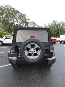 Jeep Wrangler Sahara - Thumbnail 13