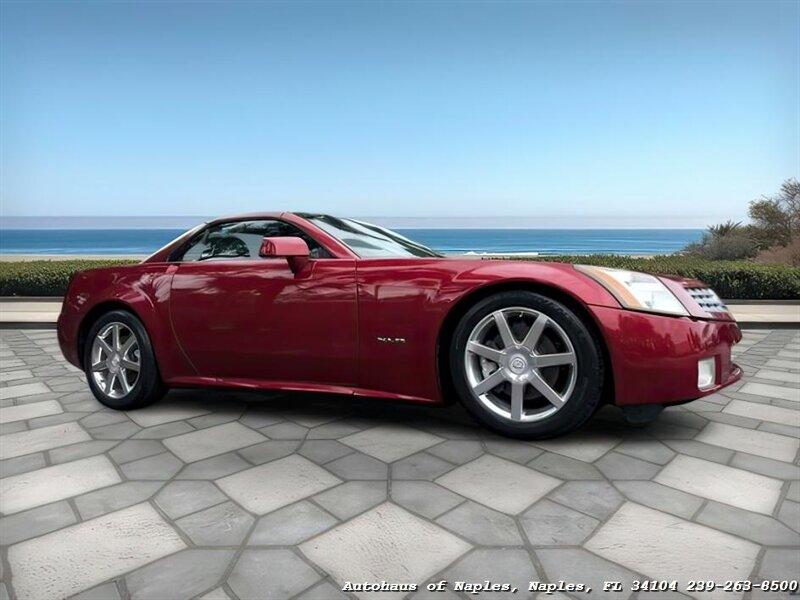 Cadillac XLR - Thumbnail 2
