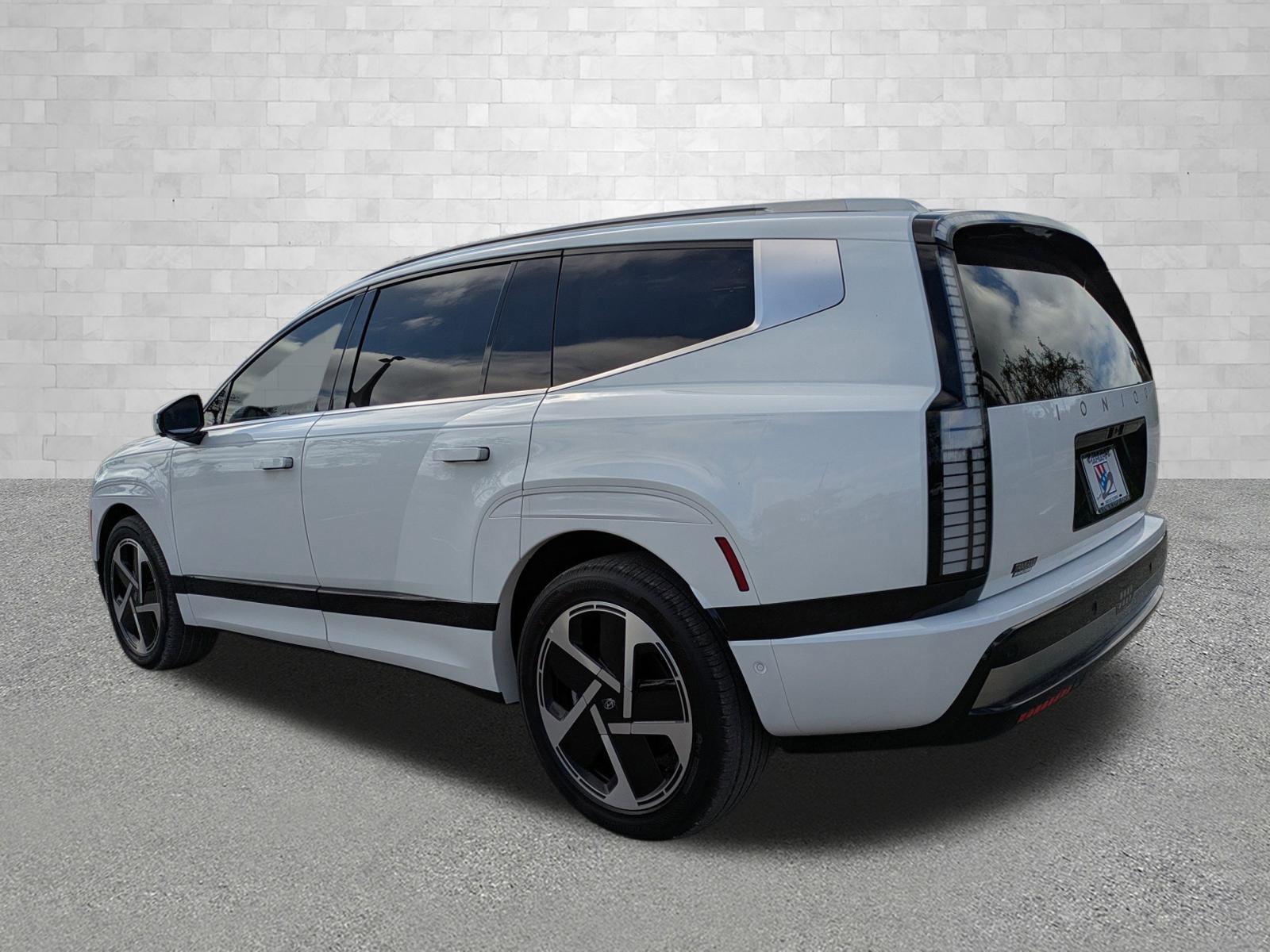 Hyundai Ioniq 9 Performance Calligraphy All Wheel Drive Sport Utility - Thumbnail 5