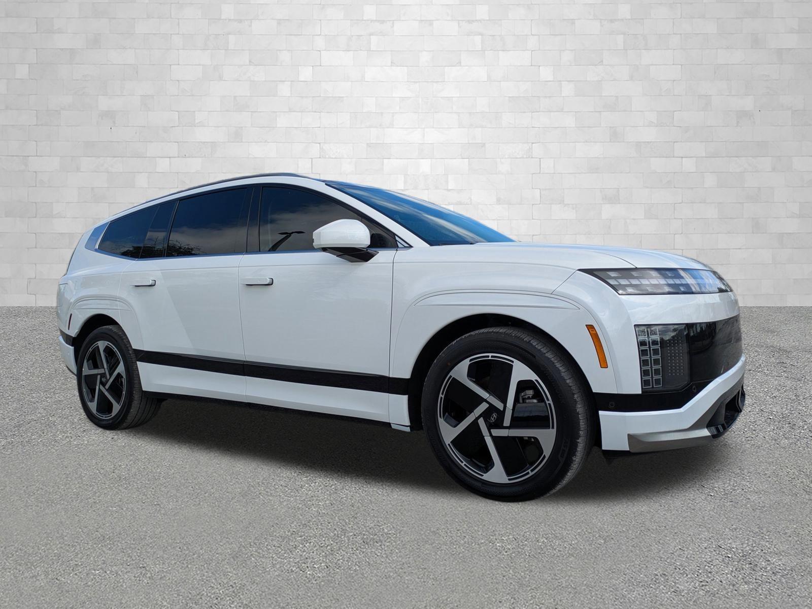 Hyundai Ioniq 9 Performance Calligraphy All Wheel Drive Sport Utility - Thumbnail 2