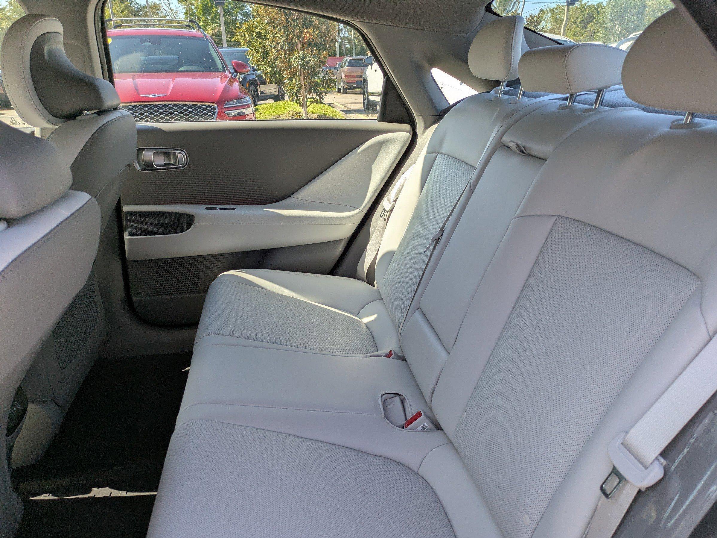 Hyundai Ioniq 6 Sel Rear Wheel Drive 4Dr Car - Thumbnail 16