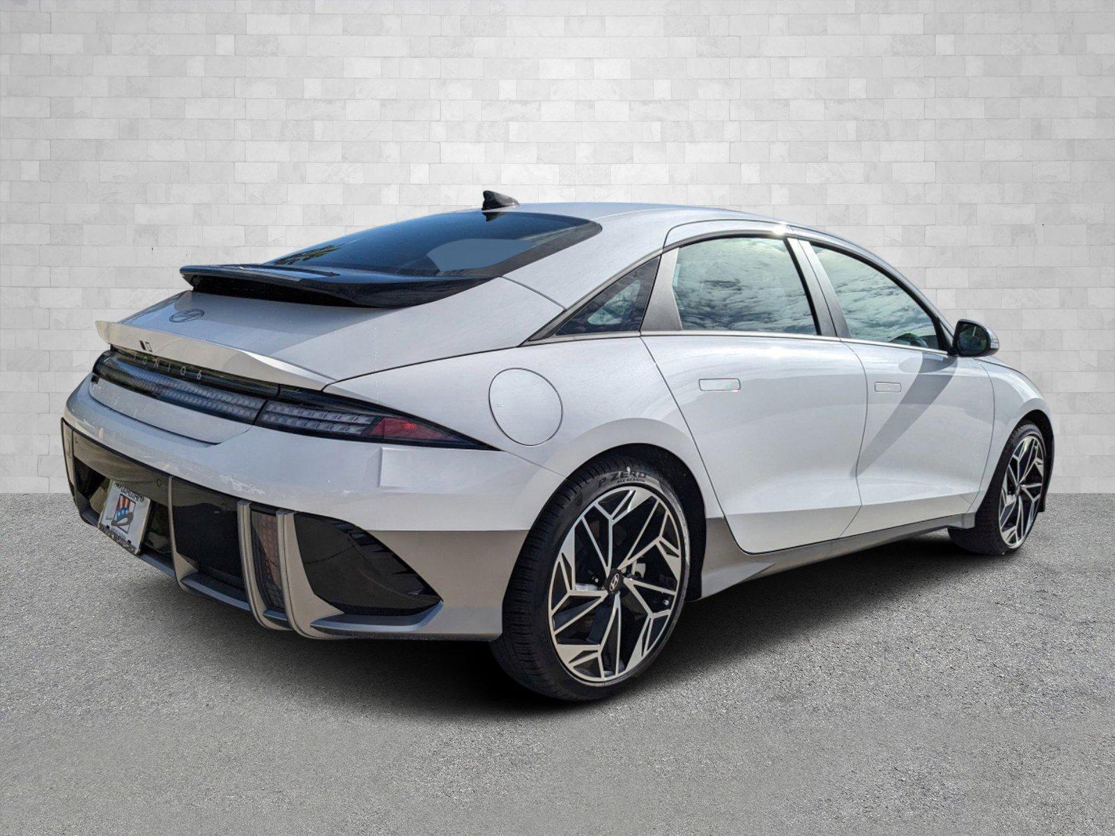 Hyundai Ioniq 6 Sel Rear Wheel Drive 4Dr Car - Thumbnail 3