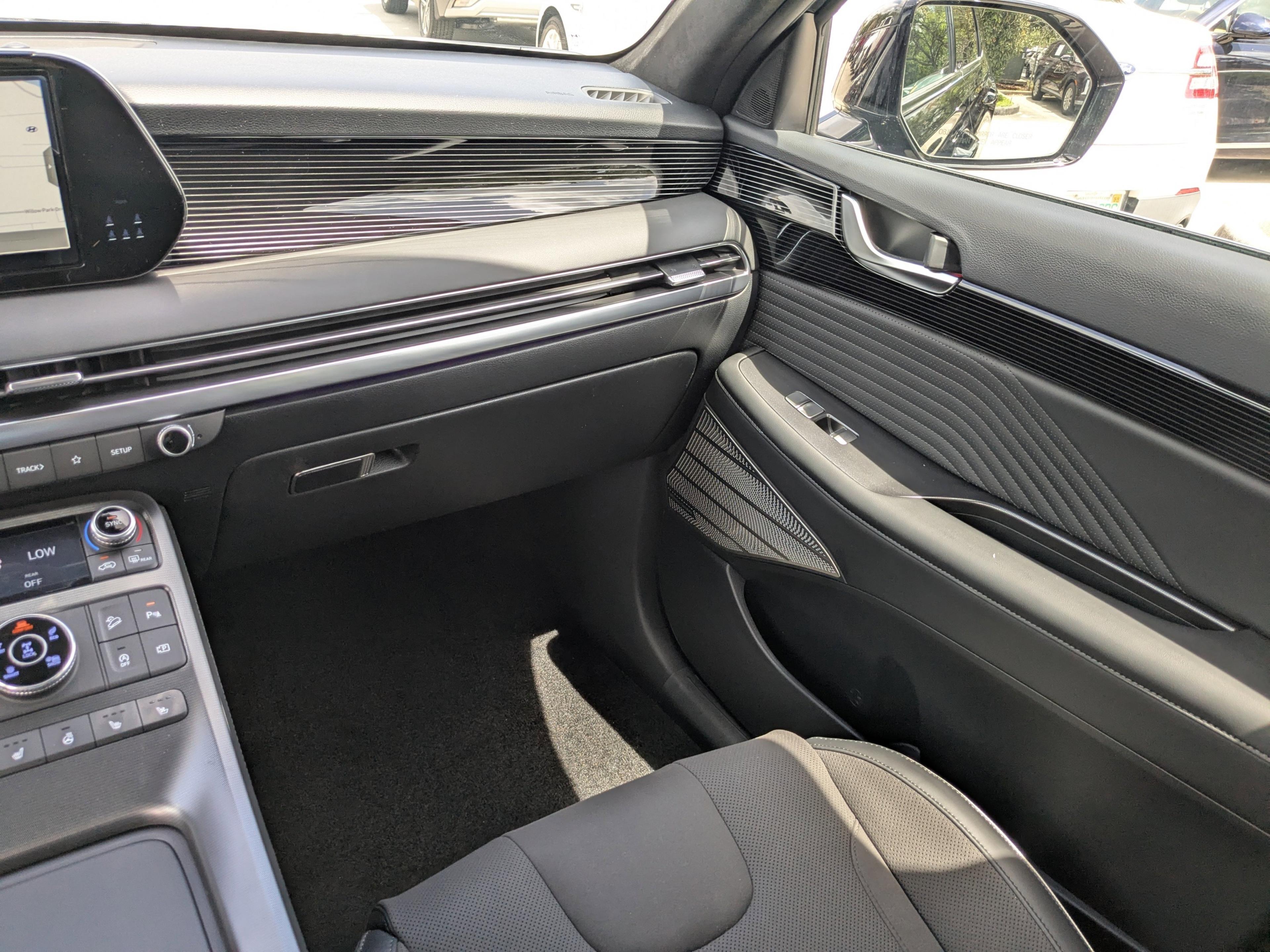 Hyundai Palisade Calligraphy Night Edition Awd All Wheel Drive Sport Utility - Thumbnail 13