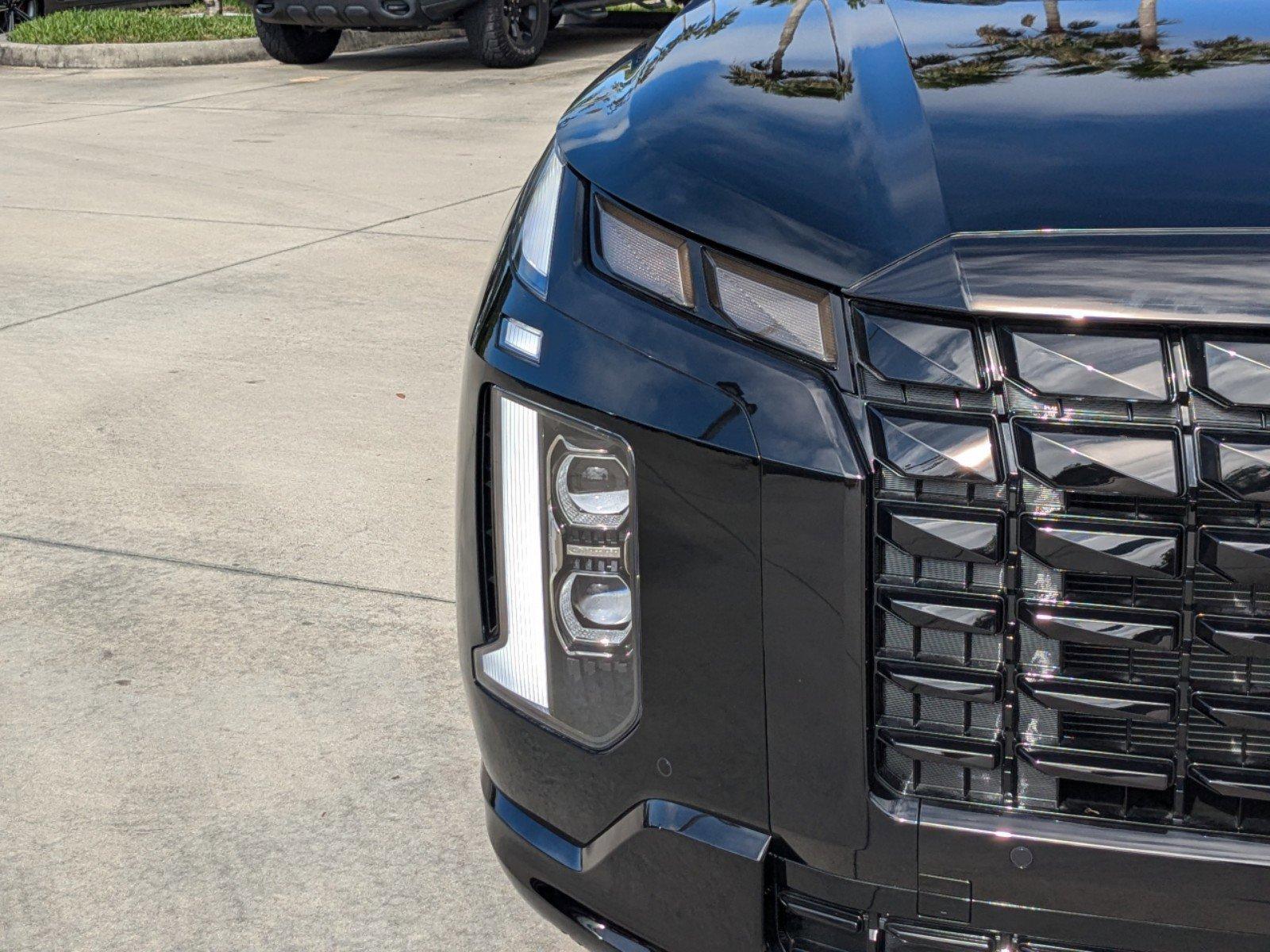 Hyundai Palisade Calligraphy Night Edition Awd All Wheel Drive Sport Utility - Thumbnail 8