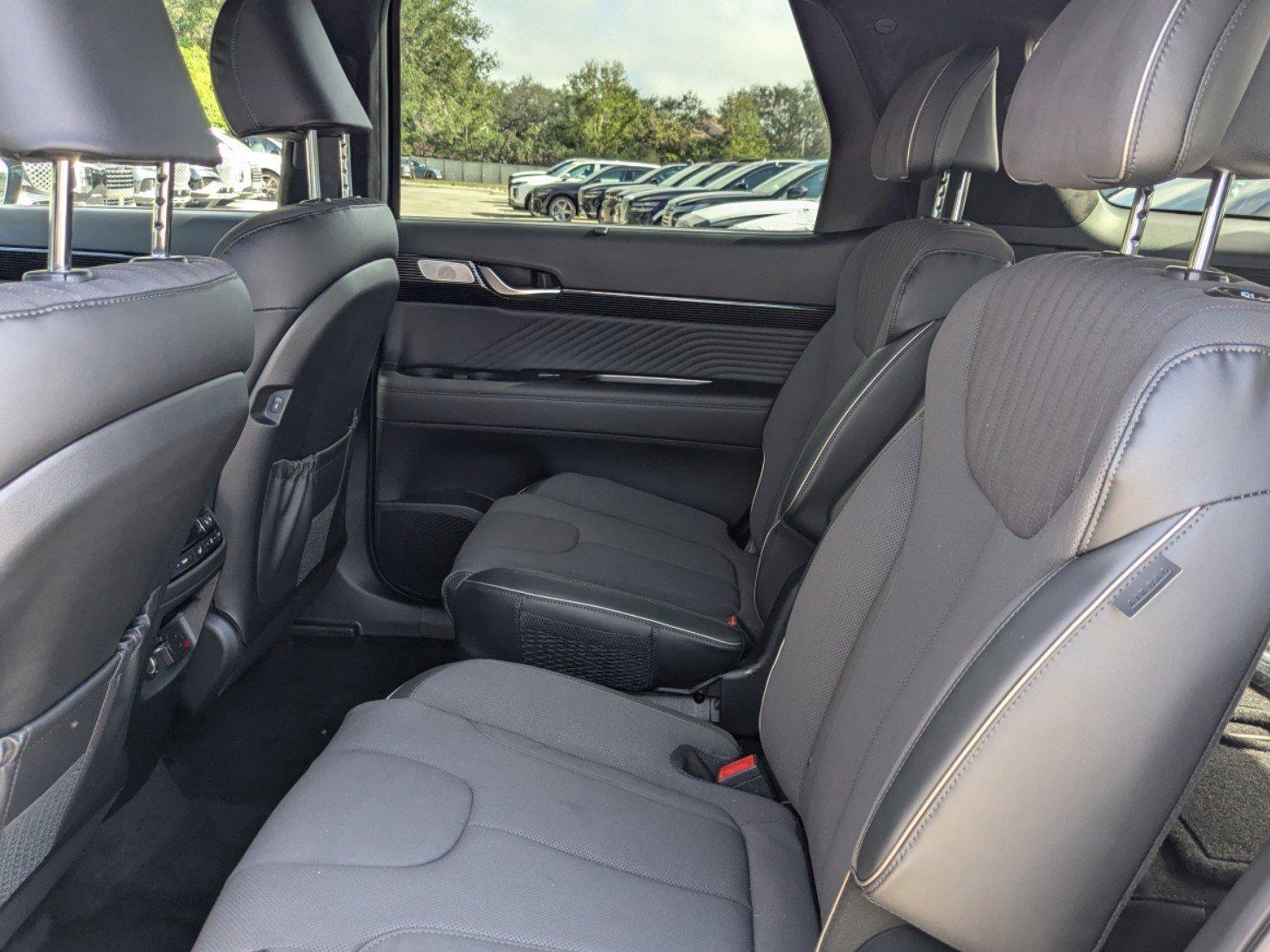 Hyundai Palisade Calligraphy Night Edition Awd All Wheel Drive Sport Utility - Thumbnail 14