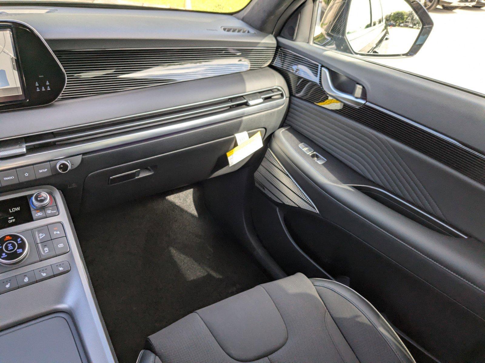 Hyundai Palisade Calligraphy Night Edition Awd All Wheel Drive Sport Utility - Thumbnail 12