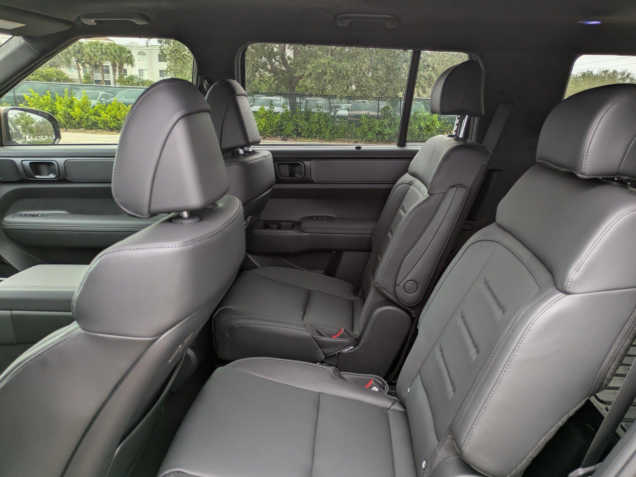 Hyundai Santa Fe Hybrid Calligraphy Front Wheel Drive Sport Utility - Thumbnail 16