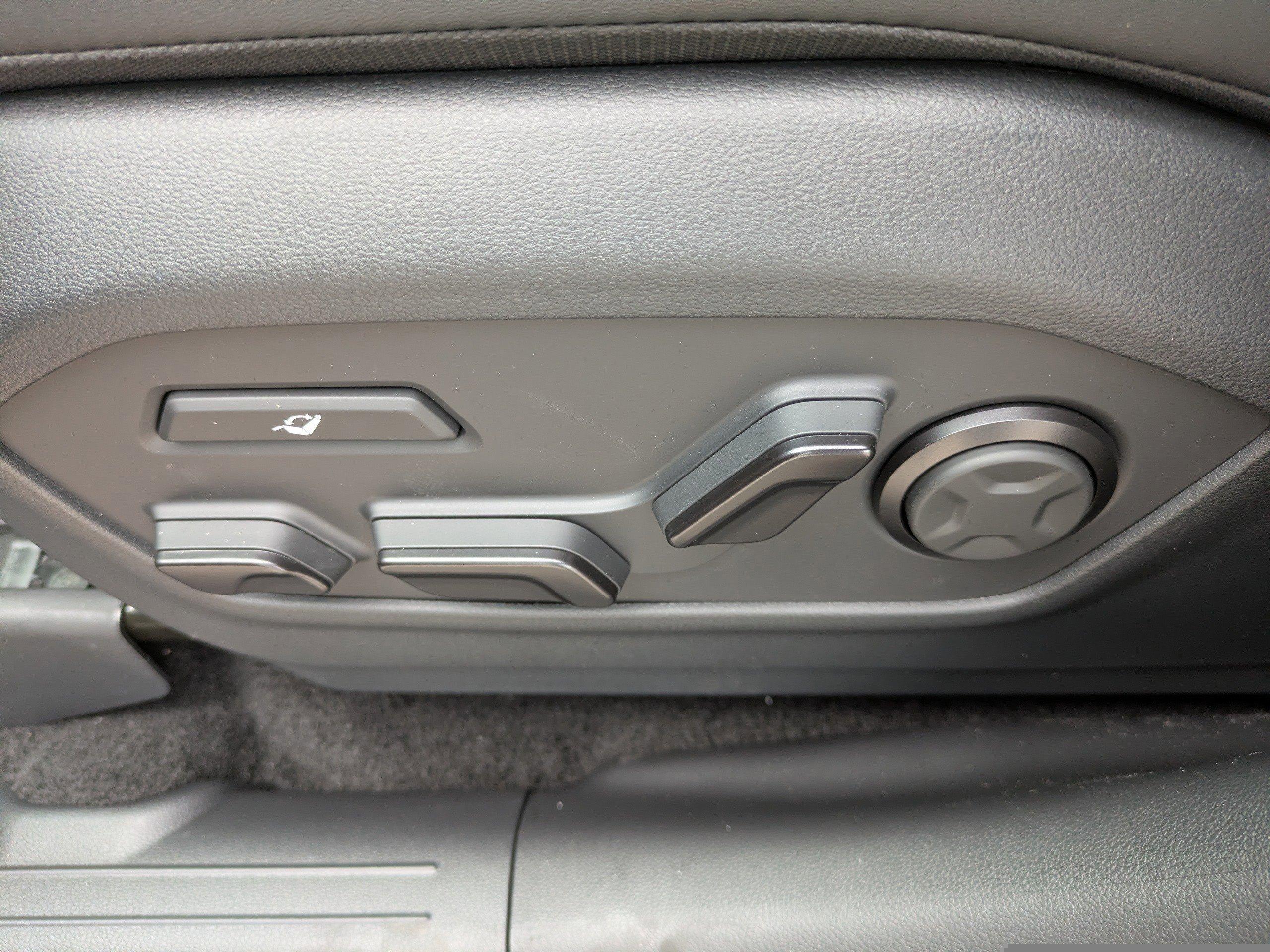 Hyundai Santa Fe Hybrid Calligraphy Front Wheel Drive Sport Utility - Thumbnail 19