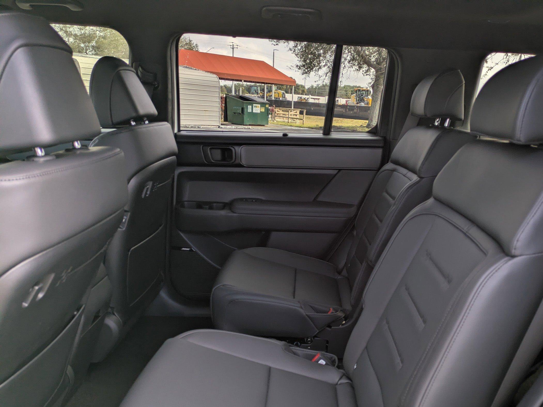 Hyundai Santa Fe Hybrid Calligraphy Front Wheel Drive Sport Utility - Thumbnail 16