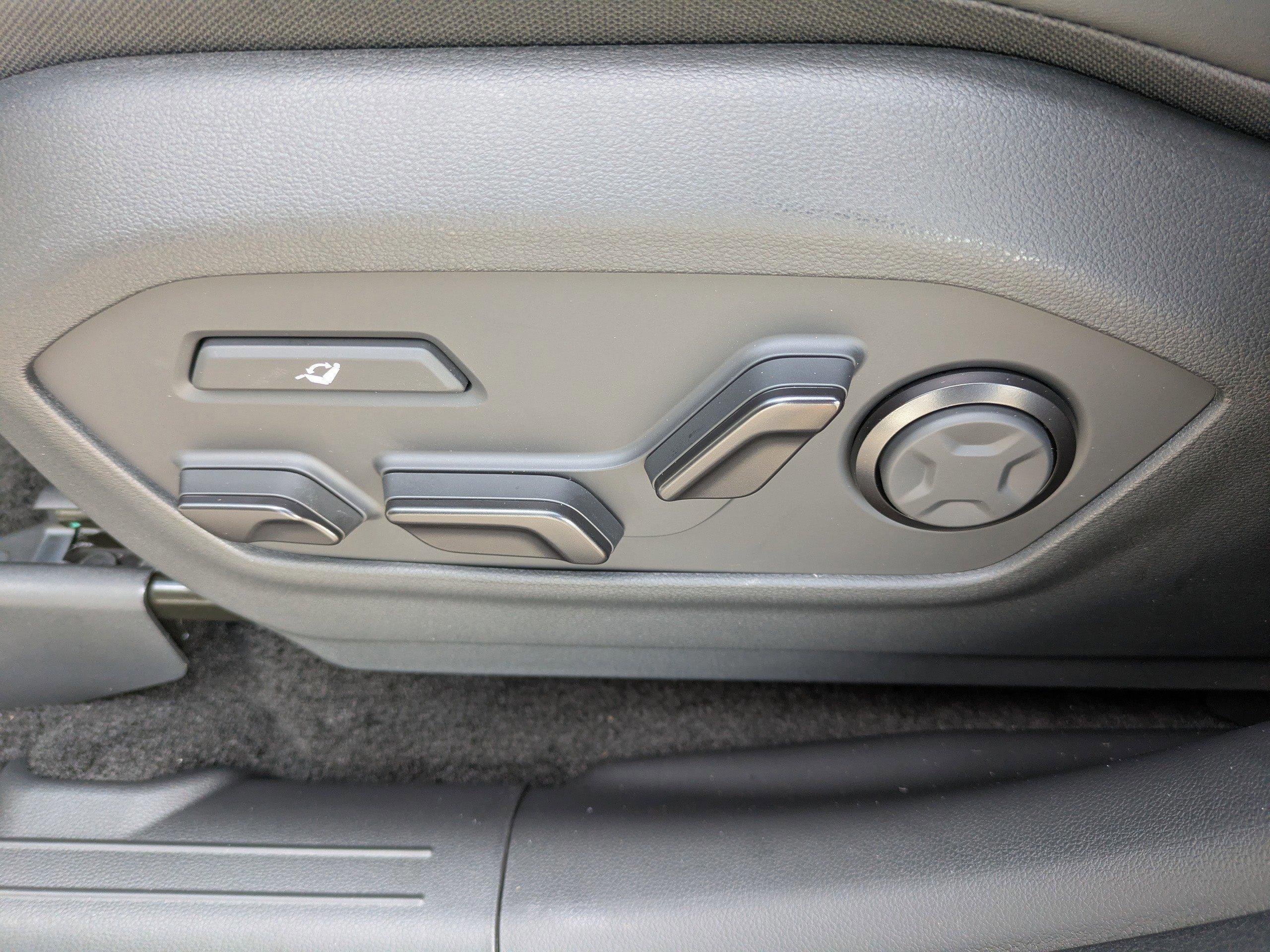 Hyundai Santa Fe Hybrid Calligraphy Front Wheel Drive Sport Utility - Thumbnail 19