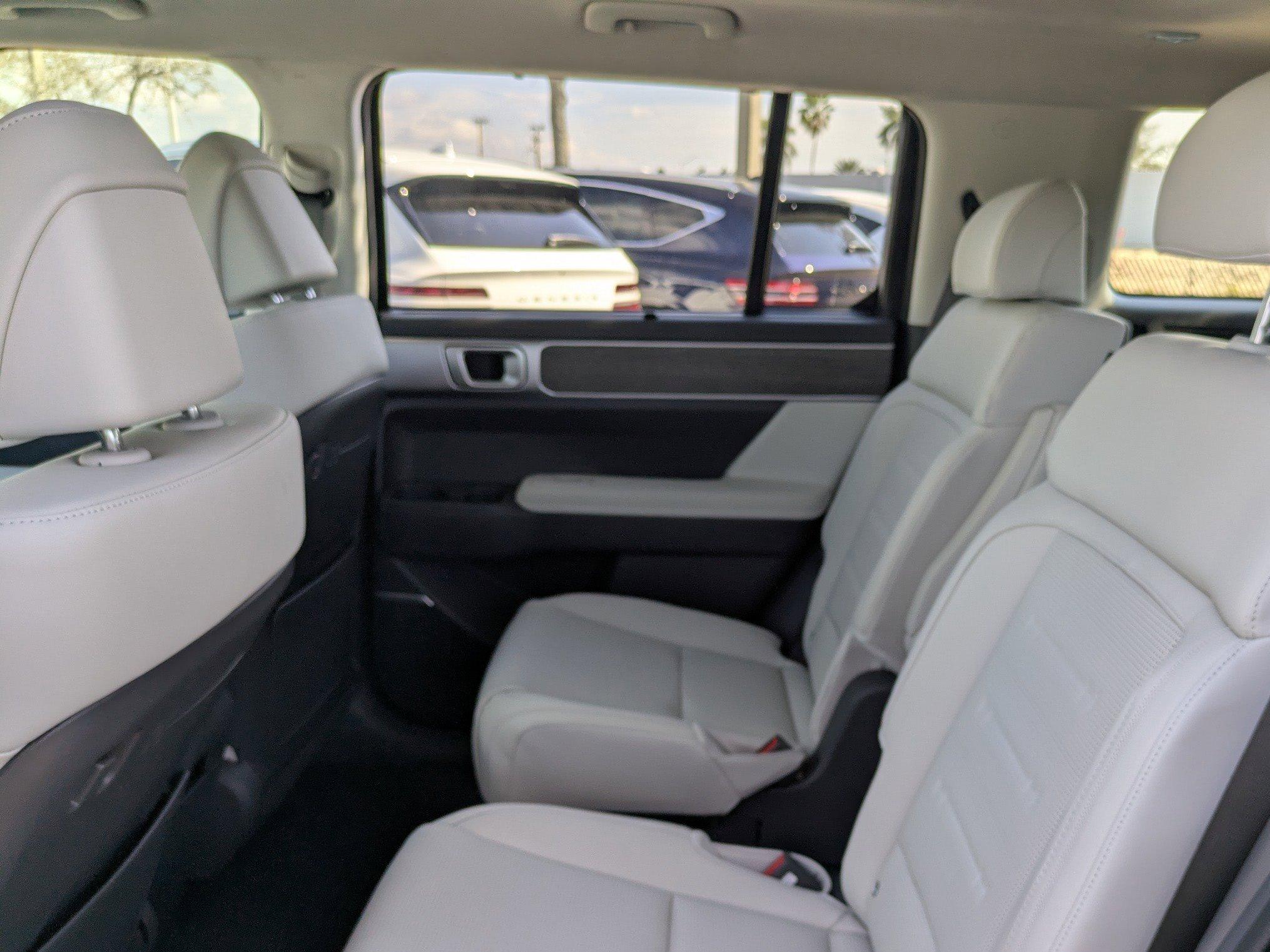 Hyundai Santa Fe Hybrid Calligraphy Front Wheel Drive Sport Utility - Thumbnail 16