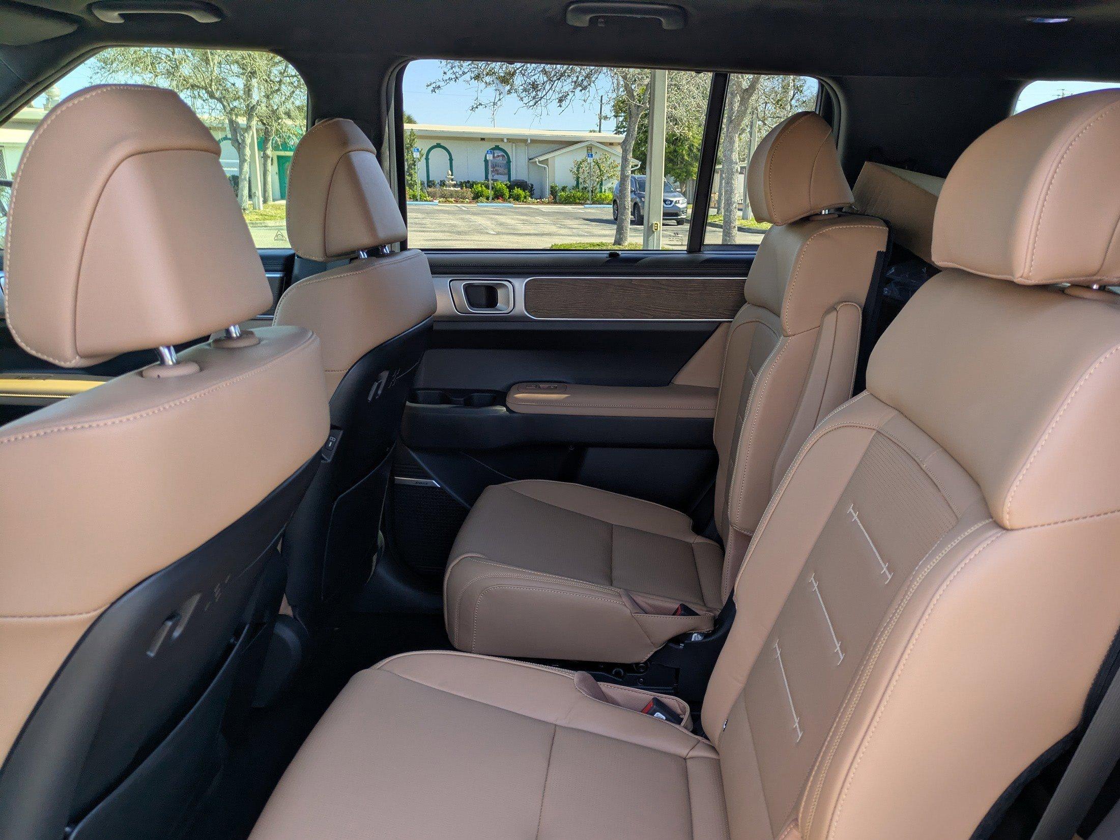 Hyundai Santa Fe Hybrid Calligraphy All Wheel Drive Sport Utility - Thumbnail 16