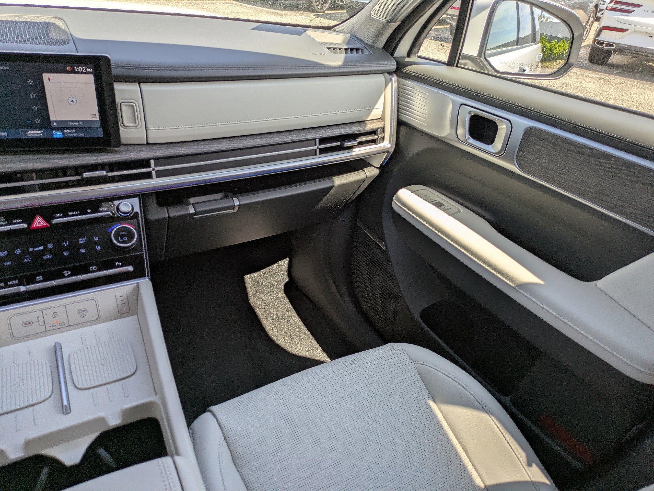 Hyundai Santa Fe Hybrid Limited All Wheel Drive Sport Utility - Thumbnail 13